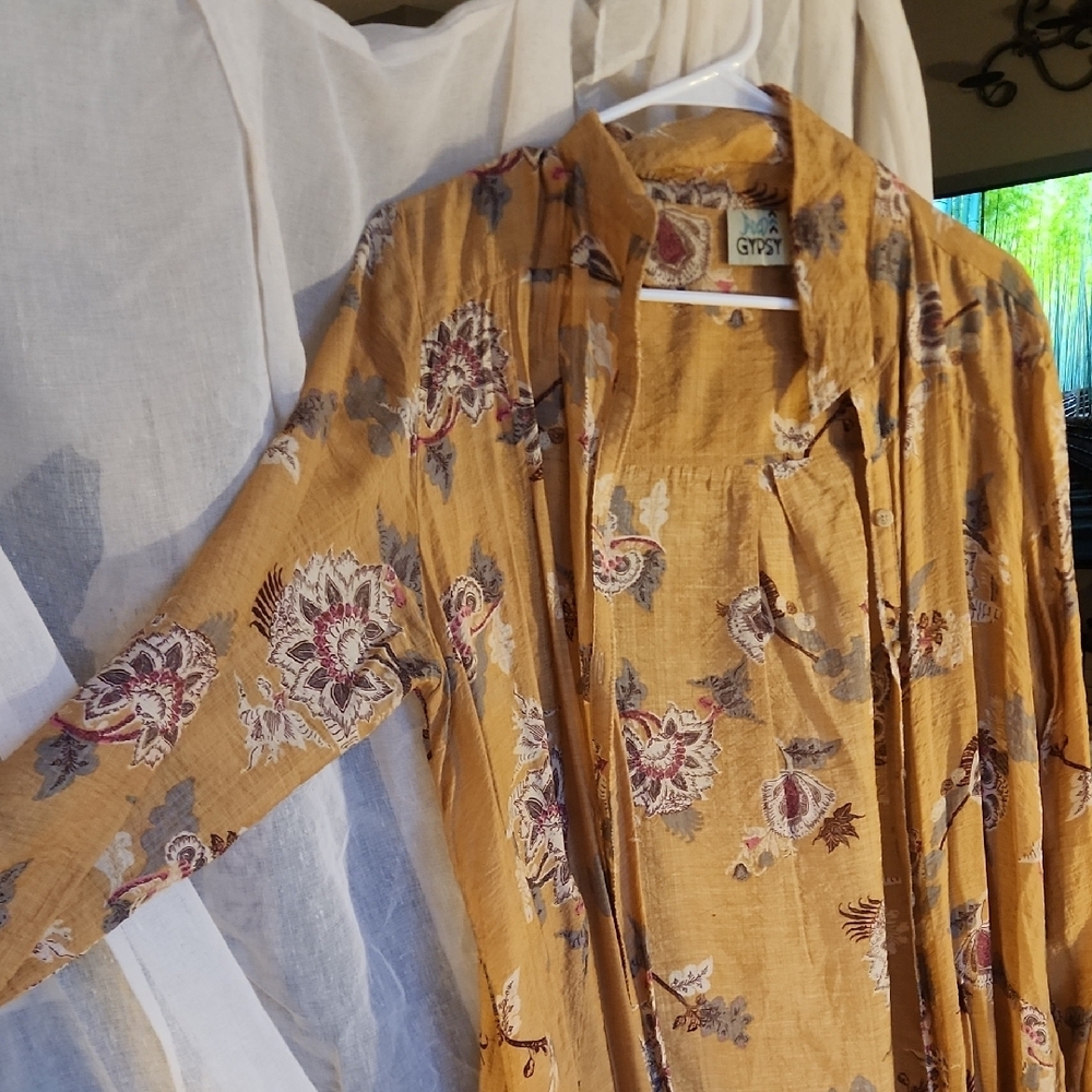 Chic Floral Maxi Dress in Mustard - Picture 2 of 3